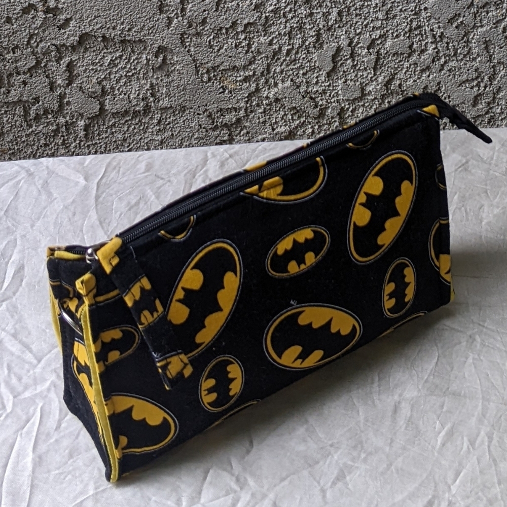 Batman Crossbody Bag - Picture 2 of 7
